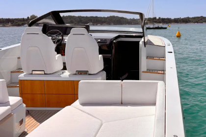LUXIA 375 MONACO, cien millas a bordo de un Sport Coupé increíble